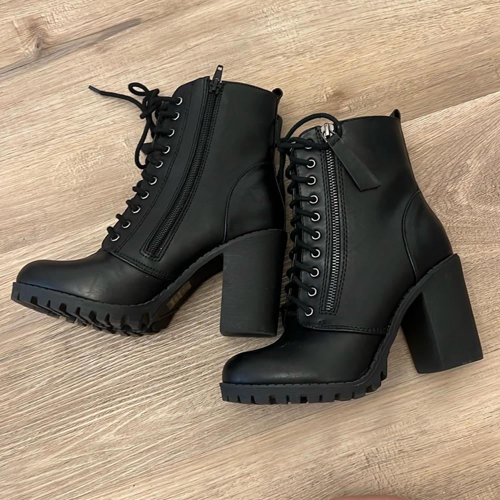 Shiekh Black Ankle boot